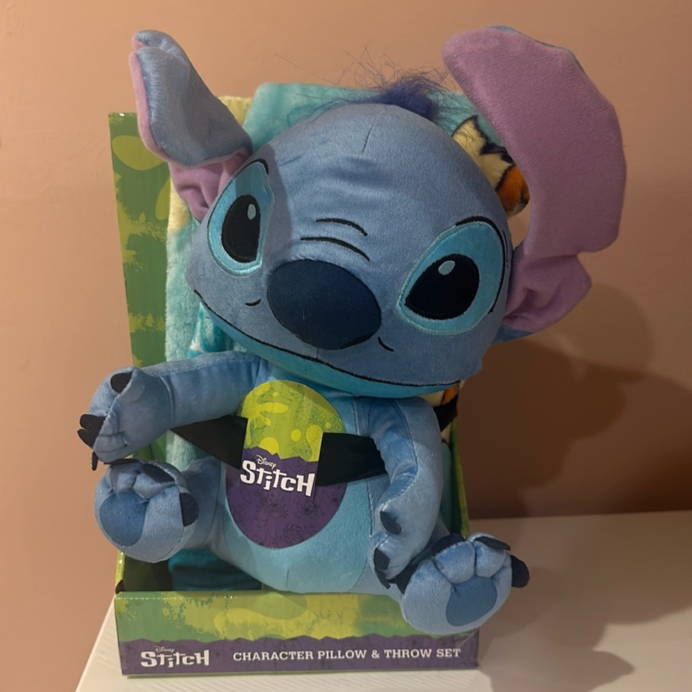 Lilo and Stitch Stuffed Animal and Soft Throw Blanket, never opened or used